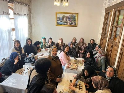 Kilis&rsquo;te Gen&ccedil;ler ve Yaşlılar &lsquo;Yaşayan &Ccedil;ınarlar&rsquo; ile Buluştu