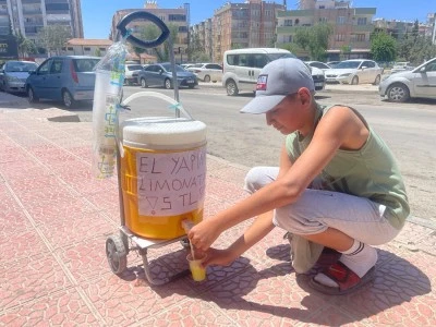 Kilis’te herkes tatilde, o çalışıyor: Küçük Talha’nın azmi takdir topluyor