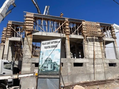 Kilis’te İhlas Camii’nde Son Beton Döküldü
