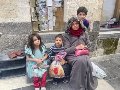 Kilis&rsquo;te İnsanlık Dramı: Anne ve 4 &Ccedil;ocuğu Cami Avlusunda Yaşam M&uuml;cadelesi Veriyor