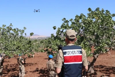 Kilis'te Jandarma, Antep fıstığı hırsızlıklarına karşı hava ve kara denetimlerini arttırdı