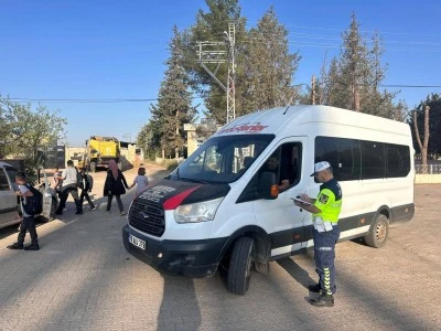 Kilis'te Jandarma okul servislerini denetledi