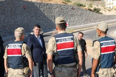 Kilis&rsquo;te Jandarmaya Yol Kontrol Noktasında Moral Ziyareti