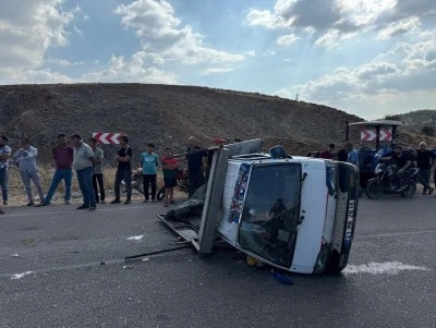 Kilis’te Kamyonet Devrildi: 5 Yaralı