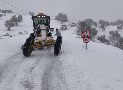Kilis&rsquo;te Kar Sonrası K&ouml;y Yolları Ulaşıma A&ccedil;ıldı
