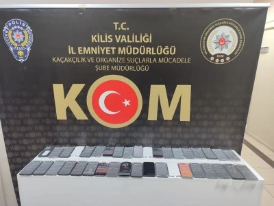 Kilis’te kargodan 38 gümrük kaçağı cep telefonu ele geçirildi