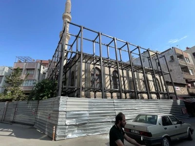 Kilis’te Katrancı Camii Altındaki Restorasyon 5 Aydır Bitmedi, Esnaf Perişan!