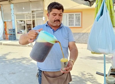 Kilis'te kavurucu sıcakların vazgeçilmezi meyan şerbeti