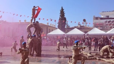 Kilis’te Komandoların Gösterisi Ayakta Alkışlandı
