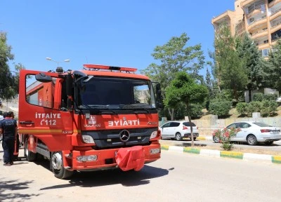 Kilis&rsquo;te Korkutan Ev Yangını: 4 Kişi Hastaneye Kaldırıldı!