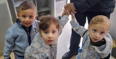 Kilis’te Maddi Zorluk İçinde Yaşayan Aile, Üçüz Çocukları İçin Destek İstiyor