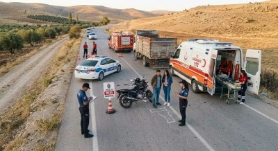  Kilis&rsquo;te Motosiklet Ata &Ccedil;arptı, 3 Kişi Yaralandı