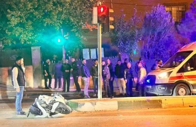 Kilis’te Motosiklet Refüje Çarptı: 1 Yaralı!
