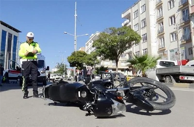 Kilis’te motosikletler çarpıştı: 3 yaralı