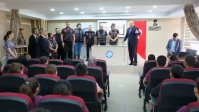 Kilis’te Öğrencilere Trafik Haftası Mesajı: “Kaskını Tak, Hayata Bağlan”