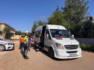 Kilis&rsquo;te &Ouml;ğrencilerin G&uuml;venliği İ&ccedil;in Servisler Tek Tek Kontrol Edildi