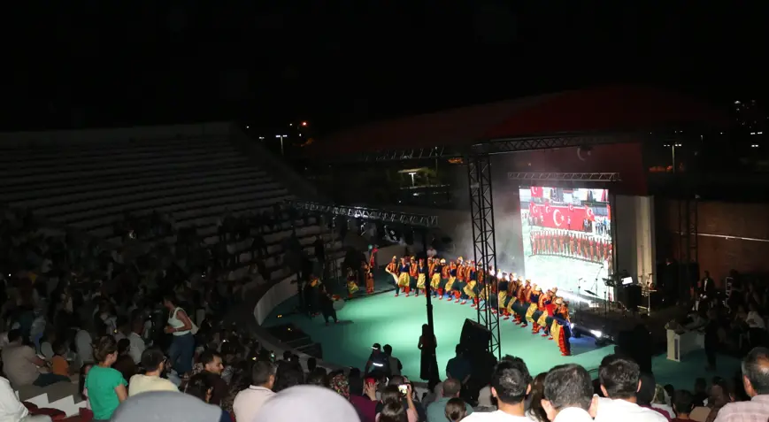Kilis&rsquo;te &Ouml;ğretmenler Sahneyi Salladı!