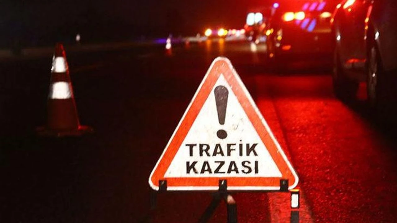 Kilis’te otomobil ile motosiklet çarpıştı: 1’i ağır 2 yaralı