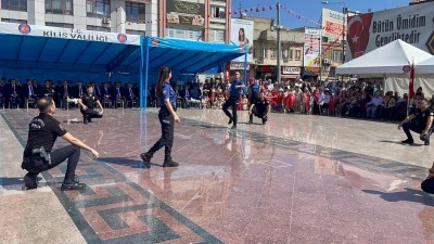 Kilis’te Polislerden Zeybek Gösterisi