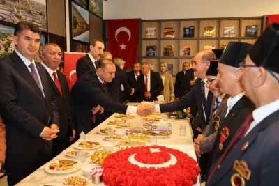 Kilis&rsquo;te Protokol ve Vatandaşlar Bayramlaşma Programında Buluştu