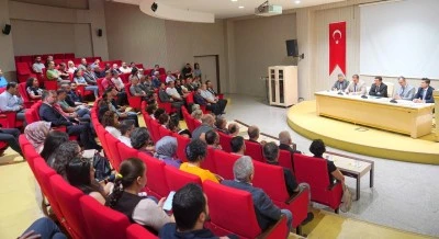 Kilis&rsquo;te Rekt&ouml;r Akman T&uuml;m Y&ouml;neticileri Topladı!