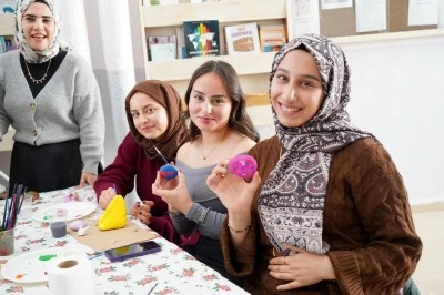  Kilis&rsquo;te Sanat Sergisi Ziyaret&ccedil;ilerle Buluştu