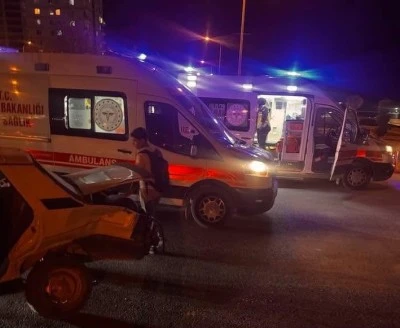 Kilis’te Şeyh Mansur Kavşağı’nda Kaza: 4 Kişi Yaralandı