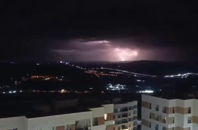 Kilis&rsquo;te Şimşekler Geceyi Aydınlattı!