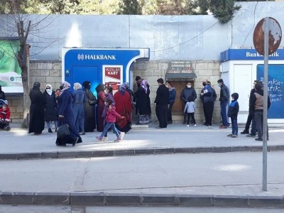 Kilis’te Suriyeliler Son Maaşı Bekliyor