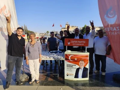 Kilis’te tahliyesi lokma tatlı dağıtılarak kutlandı