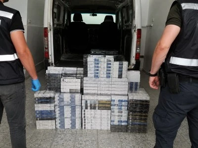  Kilis&rsquo;te Ticari Ara&ccedil;ta Ka&ccedil;ak Sigara Ele Ge&ccedil;irildi