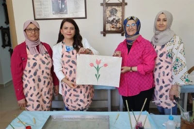 Kilis'te üniversite öğrencilerinden Hanımeli Merkezinde anlamlı staj çalışması