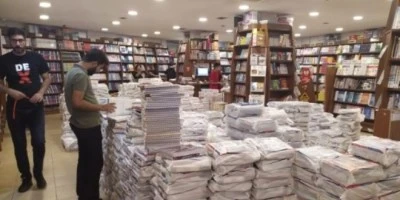 Kilis’te Velilerden Kaynak Kitap Tepkisi: &quot;Devletin Verdiği Yetiyor&quot;