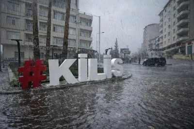 Kilis&rsquo;te Yağmurun Keyfi: Derece Artıyor, &Ccedil;ift&ccedil;iler Mutlu