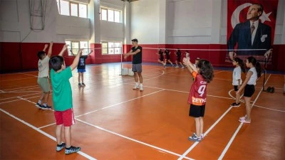 Kilis’te yaz okullarında badminton heyecanı 