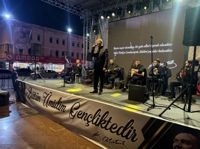 Kilis&rsquo;te Yerel Sanat&ccedil;ılardan Muhteşem Konser