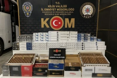  Kilis&rsquo;te Yolcu Otob&uuml;s&uuml;ne Ka&ccedil;ak&ccedil;ılık Baskını: Binlerce Ka&ccedil;ak &Uuml;r&uuml;n Ele Ge&ccedil;irildi