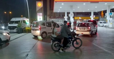 Kilis’te zam haberi sonrası akaryakıt istasyonlarında yoğunluk yaşandı