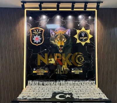 Kilis'te zehir tacirlerine eş zamanlı operasyon: Y&uuml;z binlerce uyuşturucu hap ele ge&ccedil;irildi!