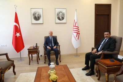 Kilis&rsquo;ten Ankara&rsquo;ya Ziyaret! Rekt&ouml;r Akman, Y&Ouml;K Başkanı &Ouml;zvar&rsquo;la G&ouml;r&uuml;şt&uuml;