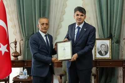 Kilis&rsquo;ten Antalya&rsquo;ya Atanan M&uuml;d&uuml;re &Ouml;d&uuml;l