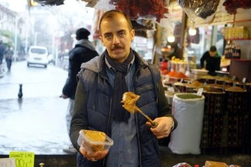 Kış aylarının vazgeçilmezi katı üzüm pekmezine yoğun ilgi