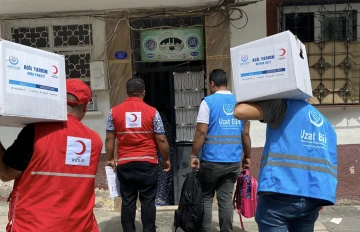 Kızılay dur durak bilmeden çalışıyor