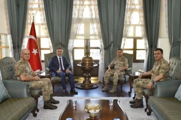 Komutanlardan Vali Soytürk’e ziyaret
