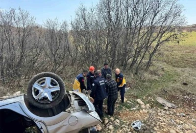 Kontrolden çıkan araç takla attı: 3 yaralı