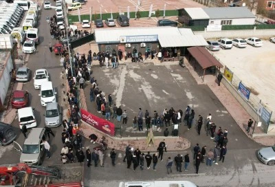 Konya&rsquo;da plaka değiştirme kuyruğu