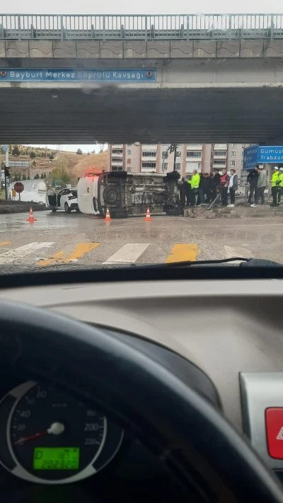 Köprülü Kavşağı’nda kaza!