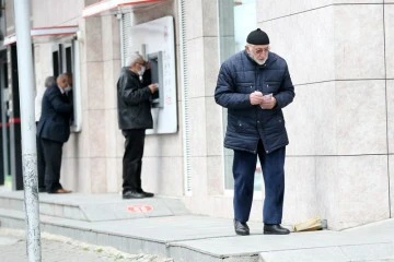 Maaşlar hesaplara yatırıldı