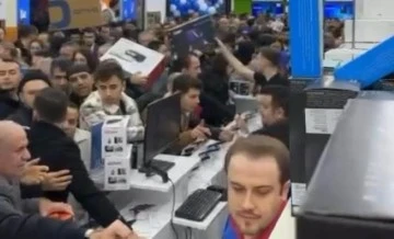 Mağaza açılışında izdiham