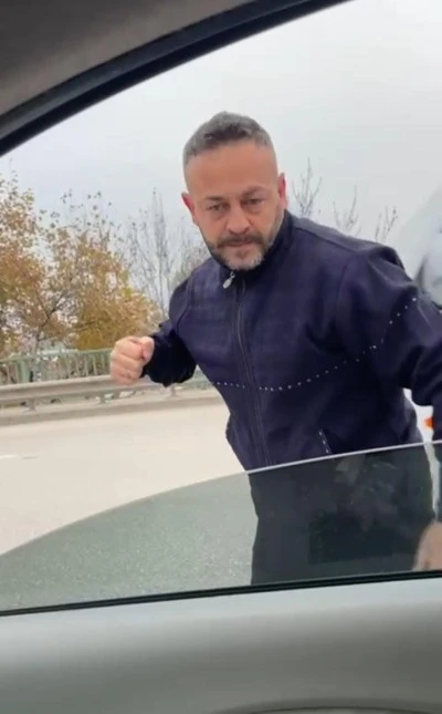 Meclis &uuml;yesine trafikte saldırı: Ara&ccedil; aynası kırıldı, s&uuml;r&uuml;c&uuml; tutuklandı